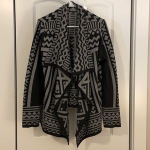 Black and gray print cardigan